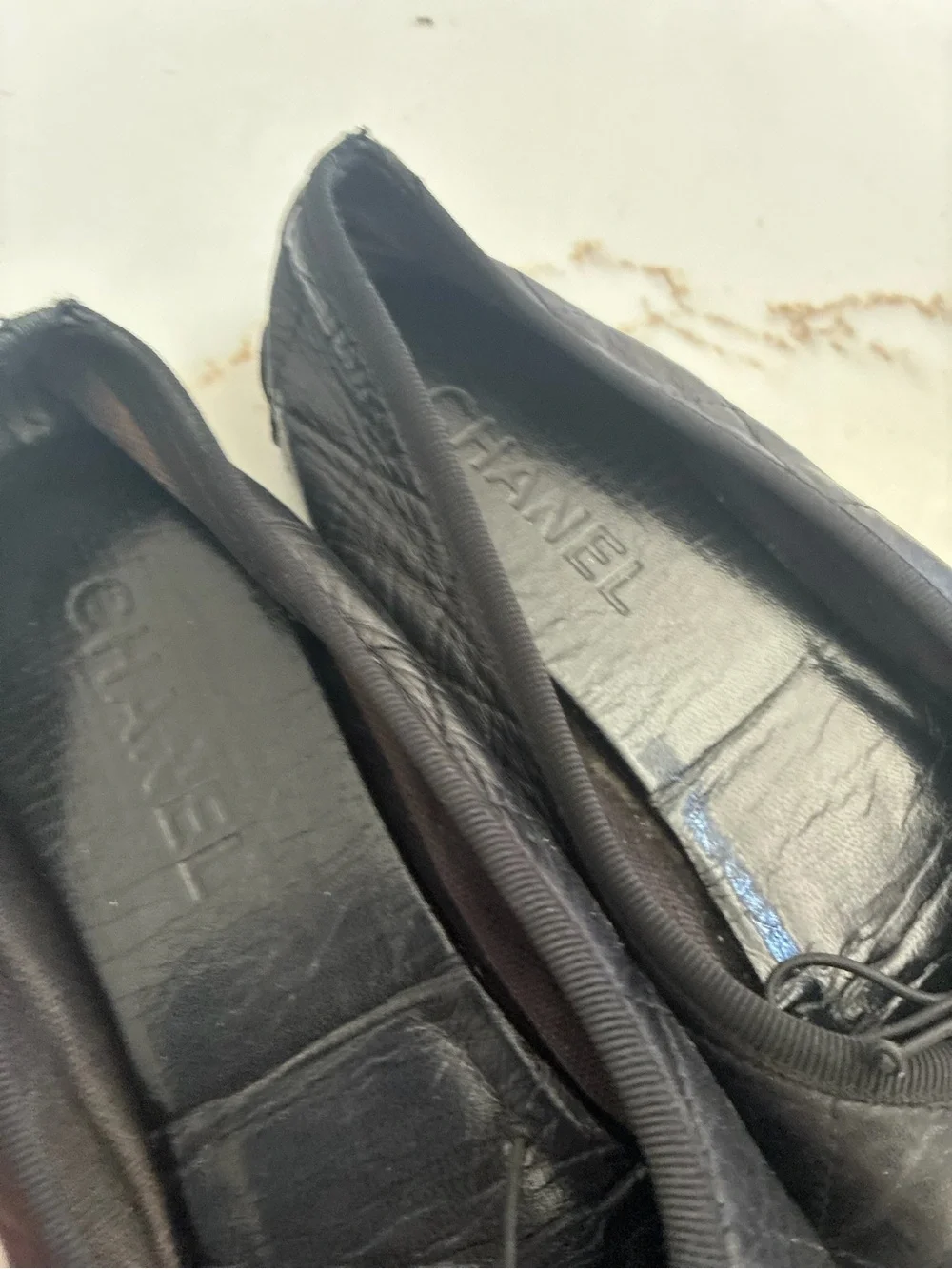 CHANEL cambon Black Leather Ballet Flats with Pink CC Emblems
